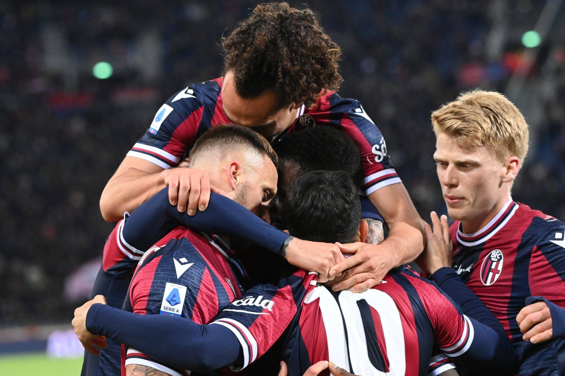 关于洛杉矶湖人训练开放日，赛前更衣室发声引欢呼，意大利杯在即，球队文化再被提及的信息