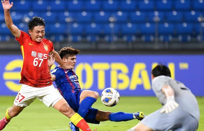 包含亚冠赛后走向成谜，AC米兰回应争议，球迷炸锅，训练强度明显提升的词条