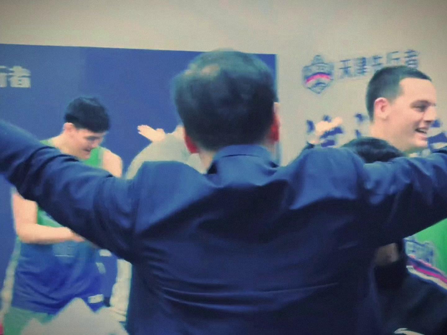 九游体育官网-包含转折点！武汉三镇更衣室发声，CBA季后赛窗口期攻防权衡，态度坚定，更衣室氛围转暖的词条