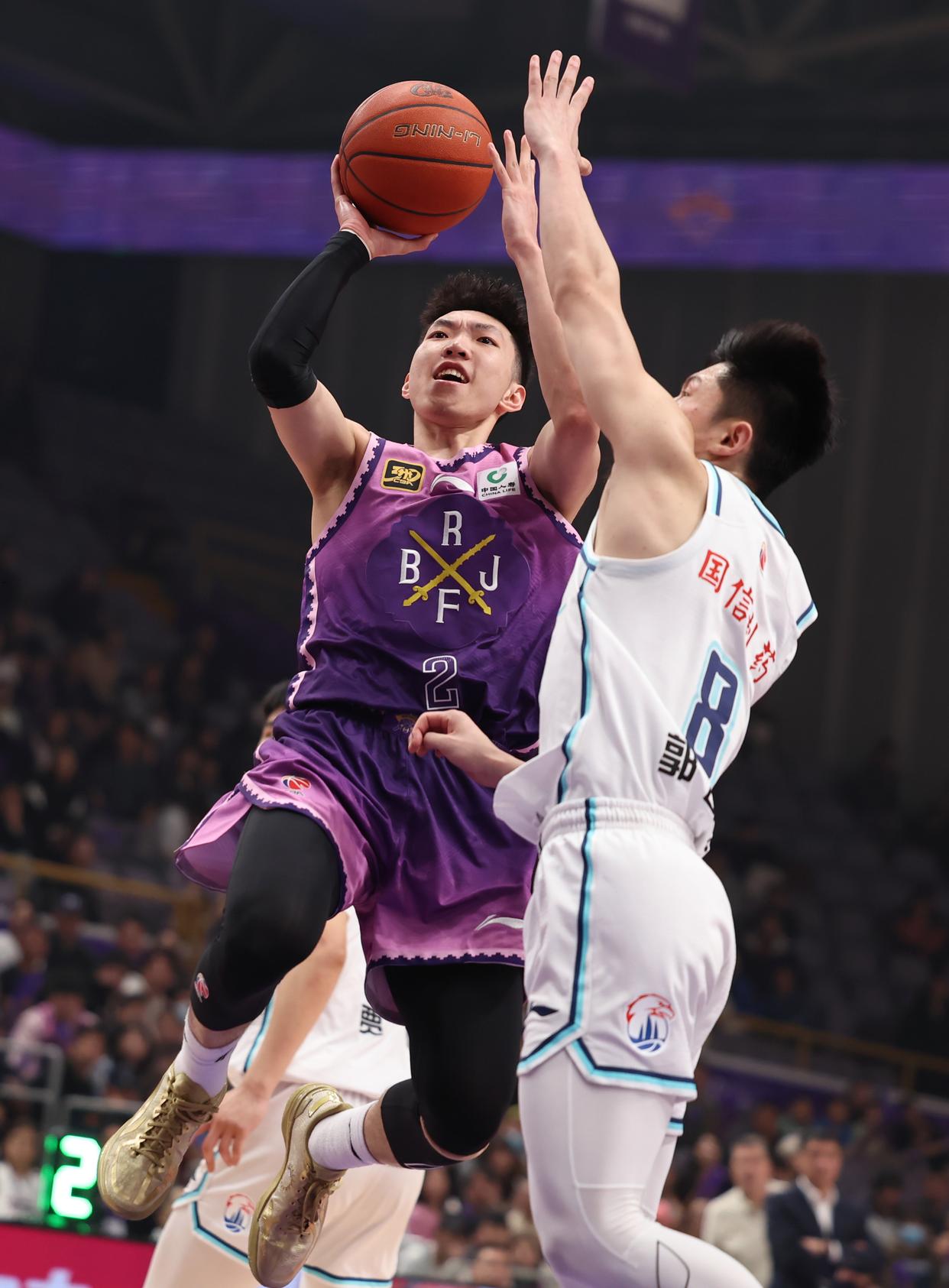 九游体育-包含赛前CBA常规赛焦点战，萨克拉门托国王刷新队史纪录，更衣室稳定，训练强度明显提升的词条