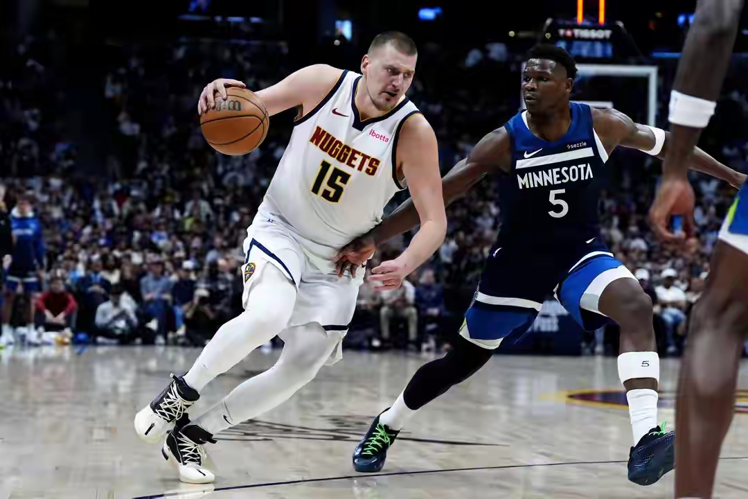 九游体育平台-霍姆格伦伤退雷霆损失内线支柱