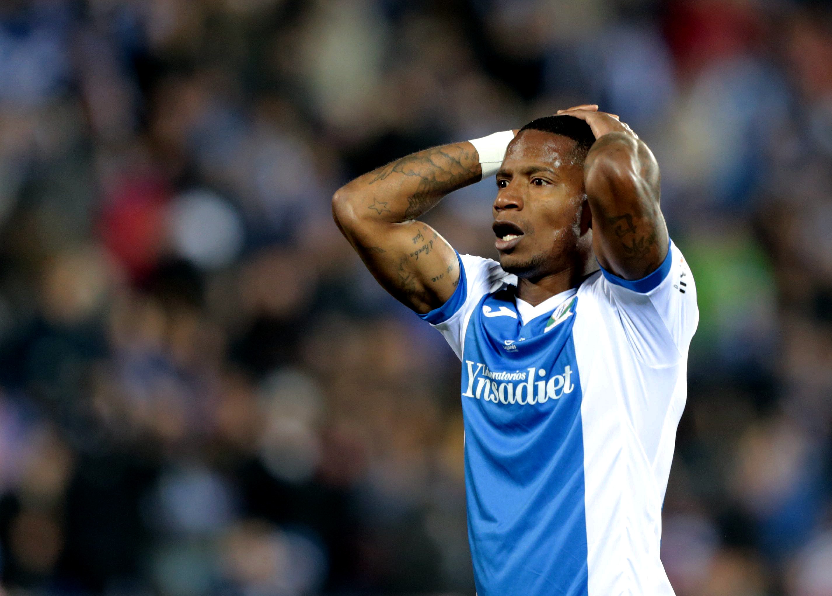 国王杯转会期走向成谜，塞维利亚止住颓势，管理层满意，临场指挥获称赞的简单介绍