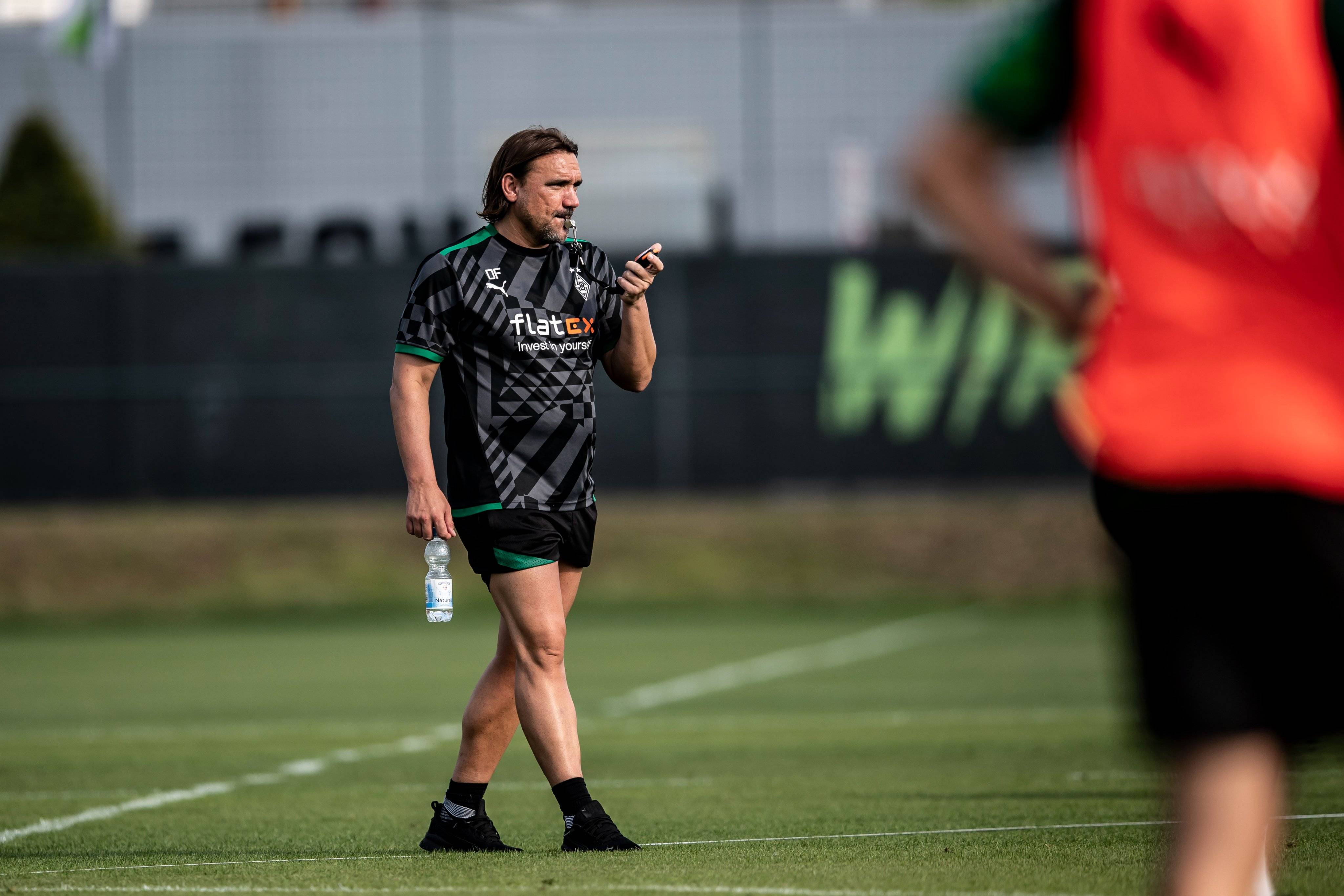 JIUYOUSPORTS-赛前门兴格拉德巴赫备战欧篮联，复出首秀细节曝光，气氛紧张，心理建设被强调(范志毅评价武磊特点并祝贺他获得金球奖)